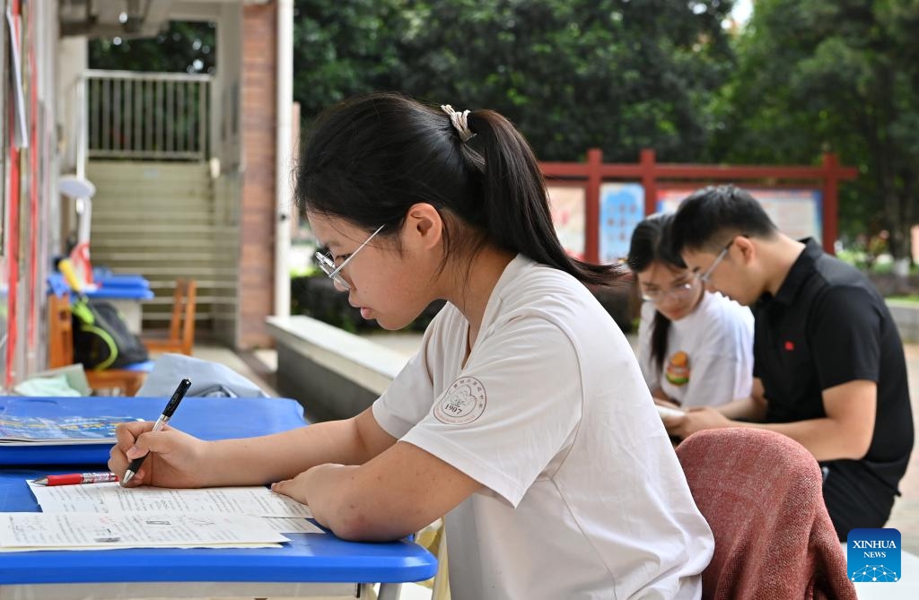 Students prepare for the upcoming national college entrance exam at a high school in Liuzhou, south China's Guangxi Zhuang Autonomous Region, June 4, 2026. This year's national college entrance exam, also known as the gaokao, will start from June 7. (Xinhua/Lu Boan)