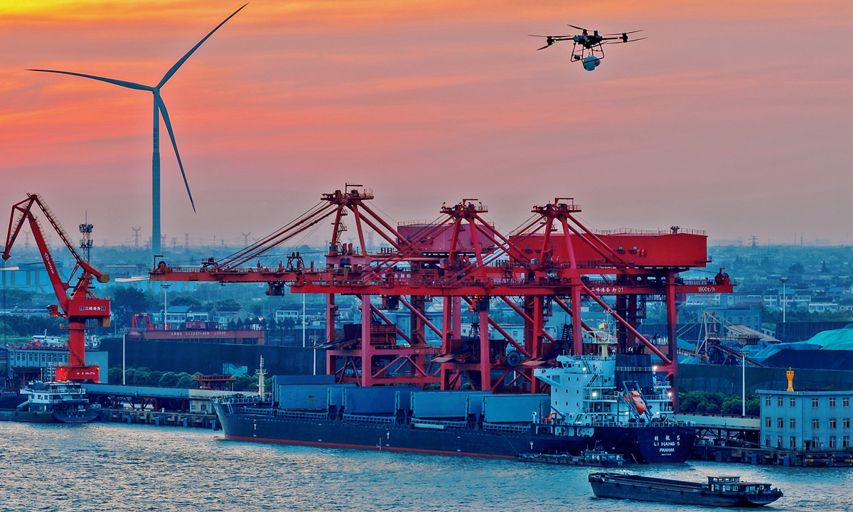 A cargo drone capable of carrying 30 kilograms of supplies takes off from Rugao Comprehensive Waterborne Green Service Area in East China's Jiangsu Province, delivering daily necessities ordered online by boat residents to vessels anchored on the Yangtze River on June 5, 2026. Photo: VCG