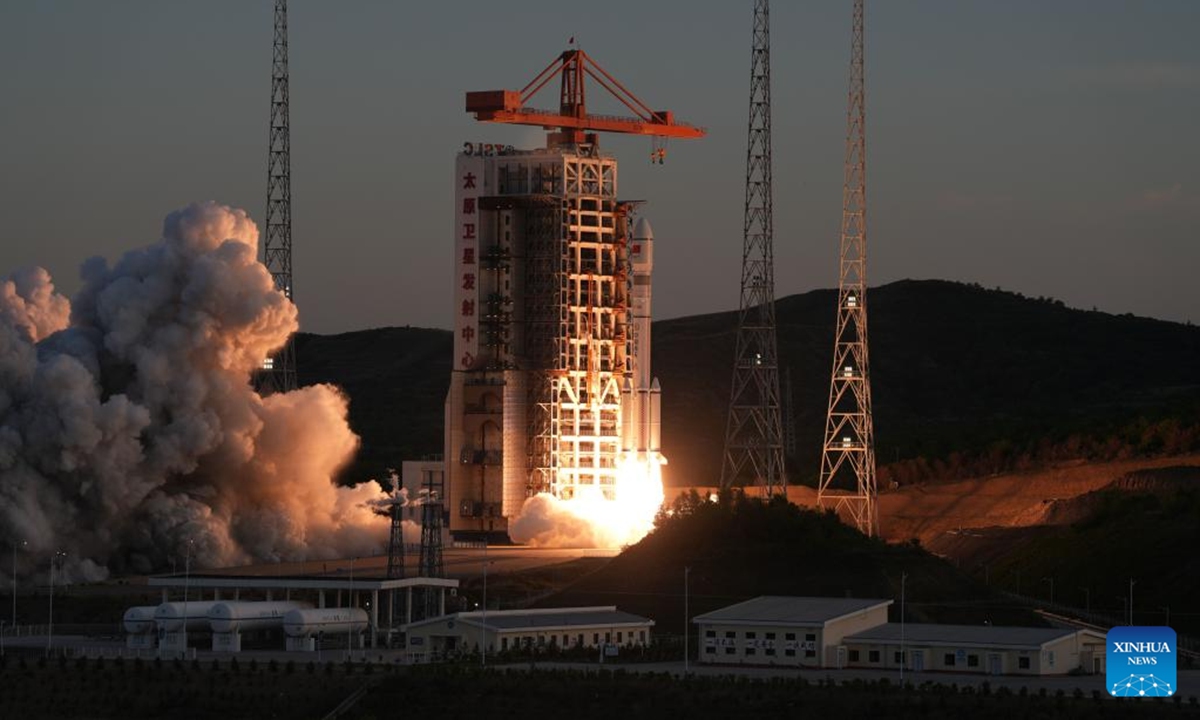 A modified Long March-6 carrier rocket carrying a new satellite group blasts off from the Taiyuan Satellite Launch Center in north China's Shanxi Province on June 4, 2026. The satellite group was launched at 7:39 p.m. (Beijing Time) and entered its preset orbit successfully. It will constitute the Spacesail Constellation, a mega commercial Chinese low-orbit satellite network. This launch marked the 648th flight mission of the Long March carrier rocket series, according to the launch center. (Photo by Shang Yuhang/Xinhua)