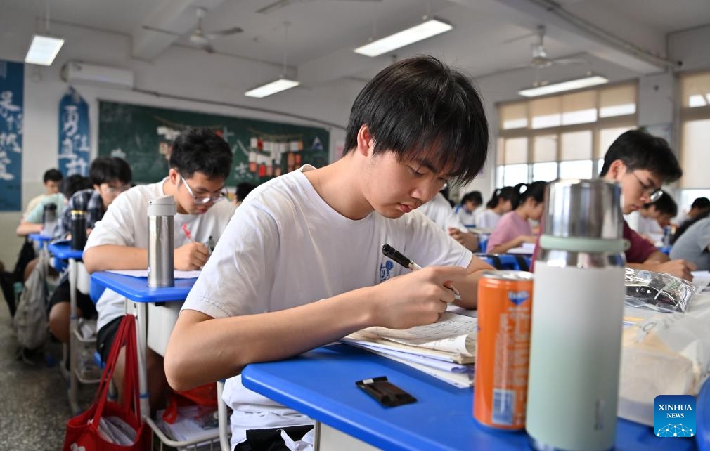 Students prepare for the upcoming national college entrance exam at a high school in Liuzhou, south China's Guangxi Zhuang Autonomous Region, June 4, 2026. This year's national college entrance exam, also known as the gaokao, will start from June 7. (Xinhua/Lu Boan)