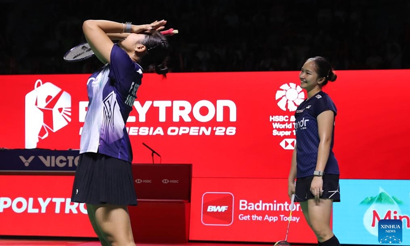 Rachel Allessya Rose (R)/Febi Setianingrum compete during the women's doubles semifinal match between Liu Shengshu/Tan Ning of China and Rachel Allessya Rose/Febi Setianingrum of Indonesia at the Indonesia Open 2026 badminton tournament in Jakarta, Indonesia, June 6, 2026. (Xinhua/Cen Yunpeng)