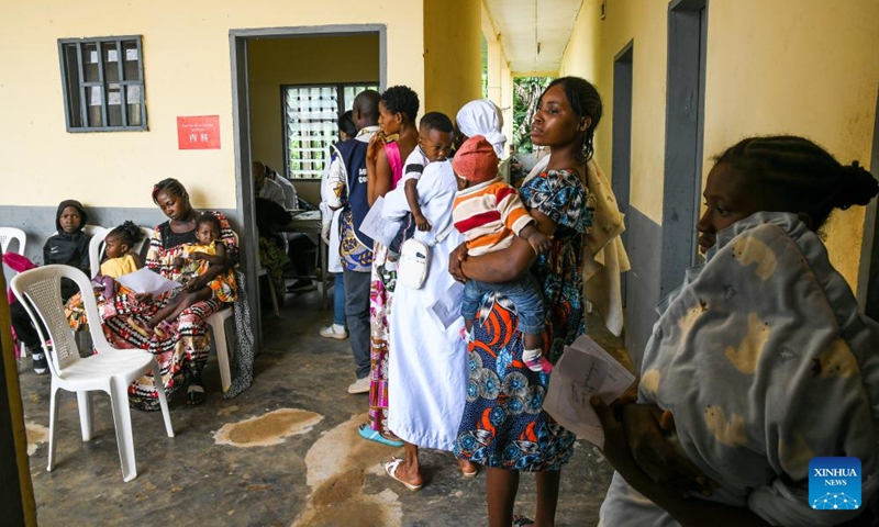 Patients wait for free medical consultations provided by the 25th batch of the Chinese medical team in Cameroon at a health center in the village of Ngat-Bane, Mbalmayo, in the Centre Region of Cameroon, June 6, 2026. The 25th batch of the Chinese medical team in Cameroon on Saturday provided free medical services to the people of Ngat-Bane, a village in the Centre region, where the capital, Yaounde, is located. More than 230 patients received free diagnosis and treatment across eight departments, including internal medicine, surgery, orthopedics, obstetrics and gynecology, ophthalmology, otolaryngology, acupuncture, and rehabilitation. Photo: Xinhua