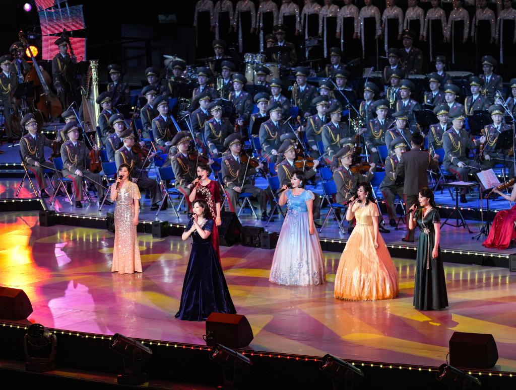 Artists perform during an artistic performance at the Pyongyang Gymnasium in Pyongyang, the Democratic People's Republic of Korea (DPRK), June 8, 2026. Xi Jinping, general secretary of the Communist Party of China Central Committee and Chinese president, and his wife Peng Liyuan, along with Kim Jong Un, general secretary of the Workers' Party of Korea and president of the State Affairs of the DPRK, and Kim's wife Ri Sol Ju, watched the performance on Monday evening. (Photo: Xinhua)