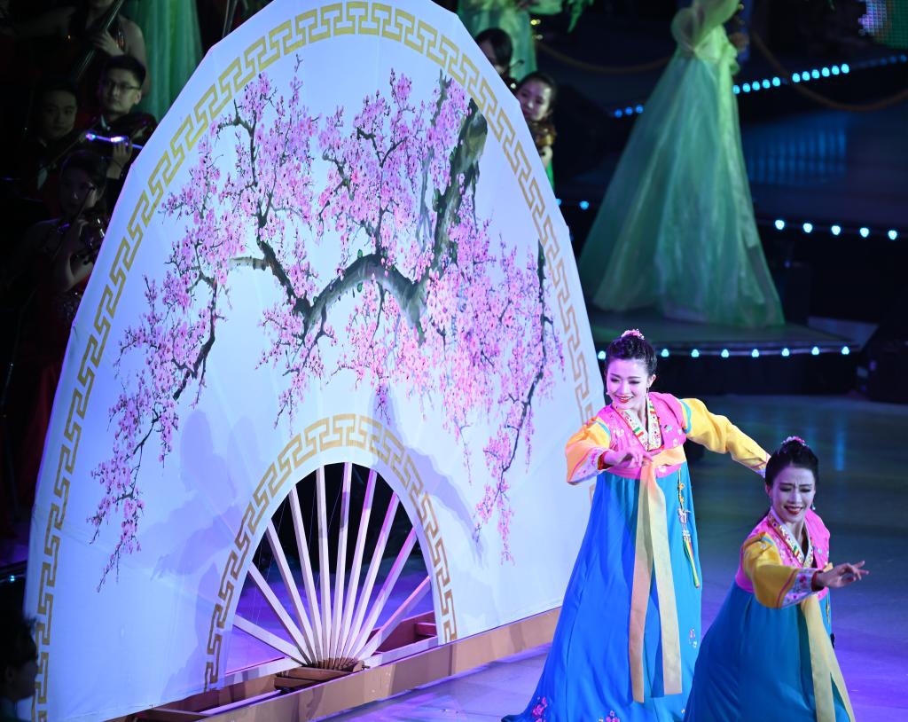 Artists perform during an artistic performance at the Pyongyang Gymnasium in Pyongyang, the Democratic People's Republic of Korea (DPRK), June 8, 2026. Xi Jinping, general secretary of the Communist Party of China Central Committee and Chinese president, and his wife Peng Liyuan, along with Kim Jong Un, general secretary of the Workers' Party of Korea and president of the State Affairs of the DPRK, and Kim's wife Ri Sol Ju, watched the performance on Monday evening. (Photo: Xinhua)