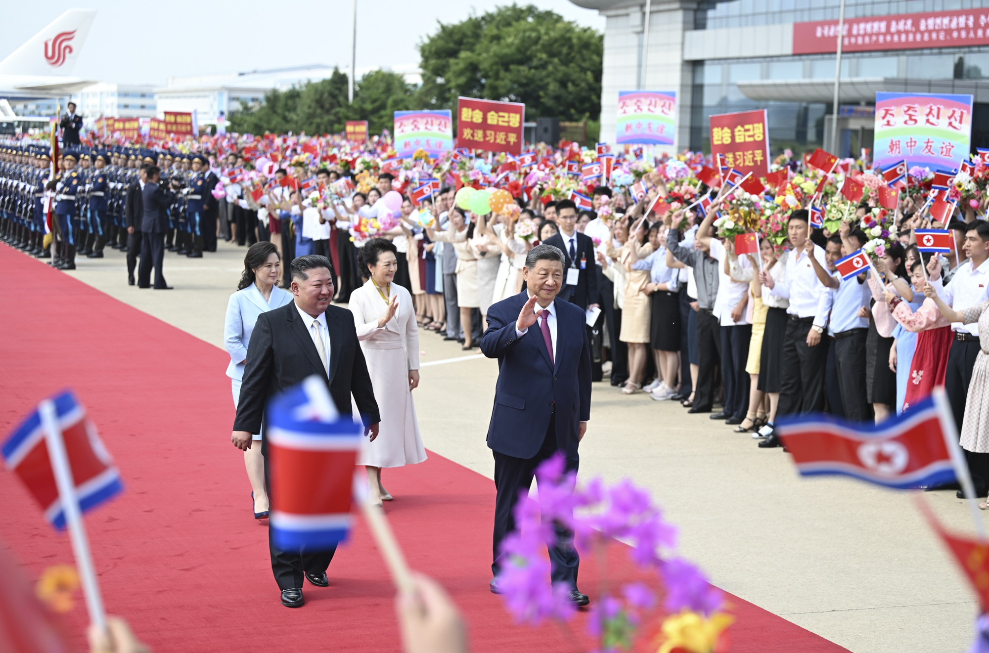 Xi Jinping, general secretary of the Communist Party of China Central Committee and Chinese president, concludes his state visit to the Democratic People's Republic of Korea (DPRK) and departs from Pyongyang, the DPRK, June 9, 2026. Kim Jong-un, general secretary of the Workers' Party of Korea and president of the State Affairs of the DPRK, and his wife Ri Sol-ju went to the airport to see Xi and his wife Peng Liyuan off and held a grand farewell ceremony in their honor. Photo: Xinhua