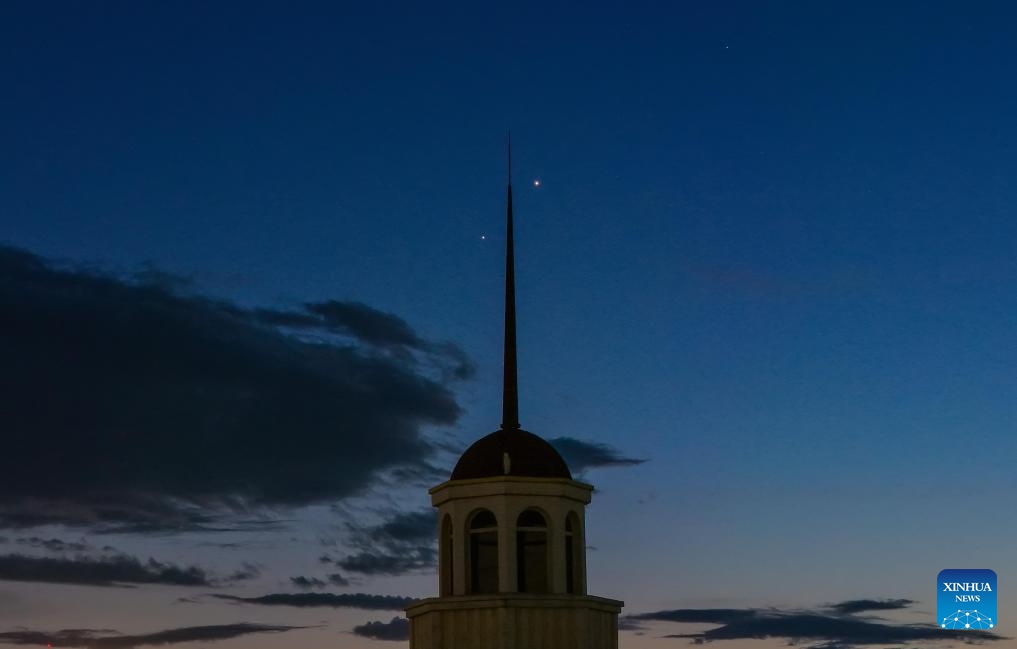 A drone photo taken on June 9, 2026 shows the conjunction of Jupiter and Venus in the sky over Shuangyashan, northeast China's Heilongjiang Province. (Photo: Xinhua)