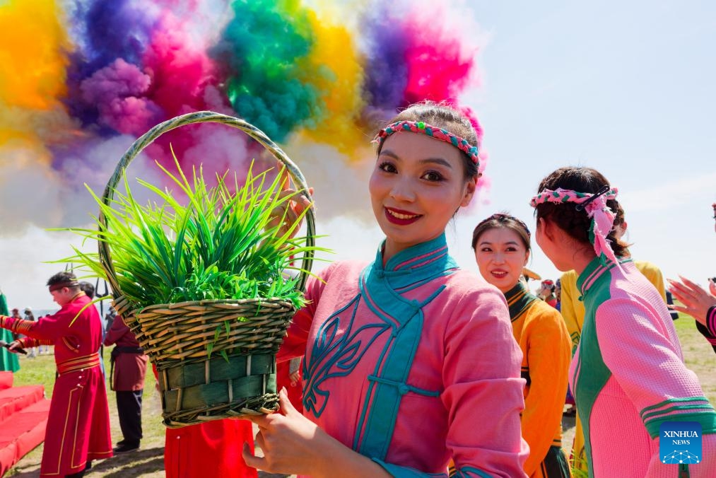 An actress is seen during the Kumule Festival at a grassland in Qiqihar, northeast China's Heilongjiang Province, June 10, 2026. The 39th Kumule Festival, a traditional festival of Daur ethnic group, opened here on Wednesday. The three-day festival will offer people with grassland concerts, bonfire gatherings and other various events to show the culture and customs of Daur people. (Photo: Xinhua)