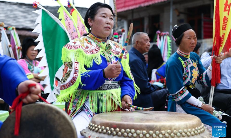 A villager participates in a Dixi opera performance in Wujiatun of Zhangzhuang Village, Anshun City, southwest China's Guizhou Province, June 13, 2026.(Xinhua/Yang Wenbin)