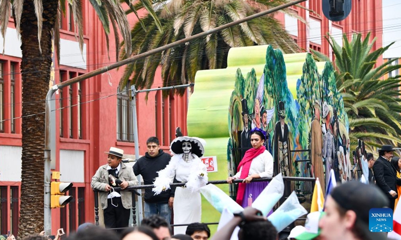 People take part in a World Cup parade in Mexico City, capital of Mexico, June 13, 2026. (Xinhua/Alejandro Medina)