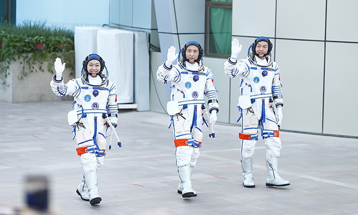 Chinese astronauts Zhu Yangzhu (R), Zhang Zhiyuan (C) and Li Jiaying attend the send-off ceremony at the Jiuquan Satellite Launch Center in northwest China, May 24, 2026. Photo: VCG