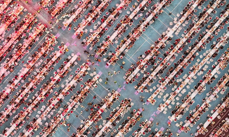 An aerial photo taken on June 12, 2026 shows people enjoying crayfish dishes during a crayfish festival in Xuyi County of Huai'an, east China's Jiangsu Province. A crayfish festival kicked off Friday in Xuyi County, a major crayfish base in east China's Jiangsu Province, offering a feast for crayfish fans.
The three-day event, with approximately 40,000 tickets sold, is expected to sell 120 tons of crayfish during this period, which will effectively drive consumption in catering, accommodation, and retail. (Xinhua/Ji Chunpeng)