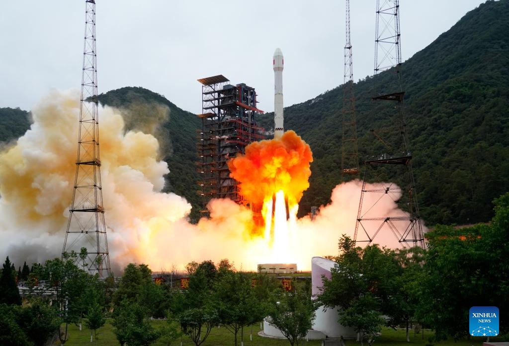 A Long March-3B carrier rocket carrying a new satellite, Shijian-31, blasts off from the Xichang Satellite Launch Center in southwest China's Sichuan Province, June 16, 2026. The rocket blasted off at 5:45 p.m. (Beijing Time) and placed the new satellite into space successfully. (Photo by Ouyang Haoting/Xinhua)