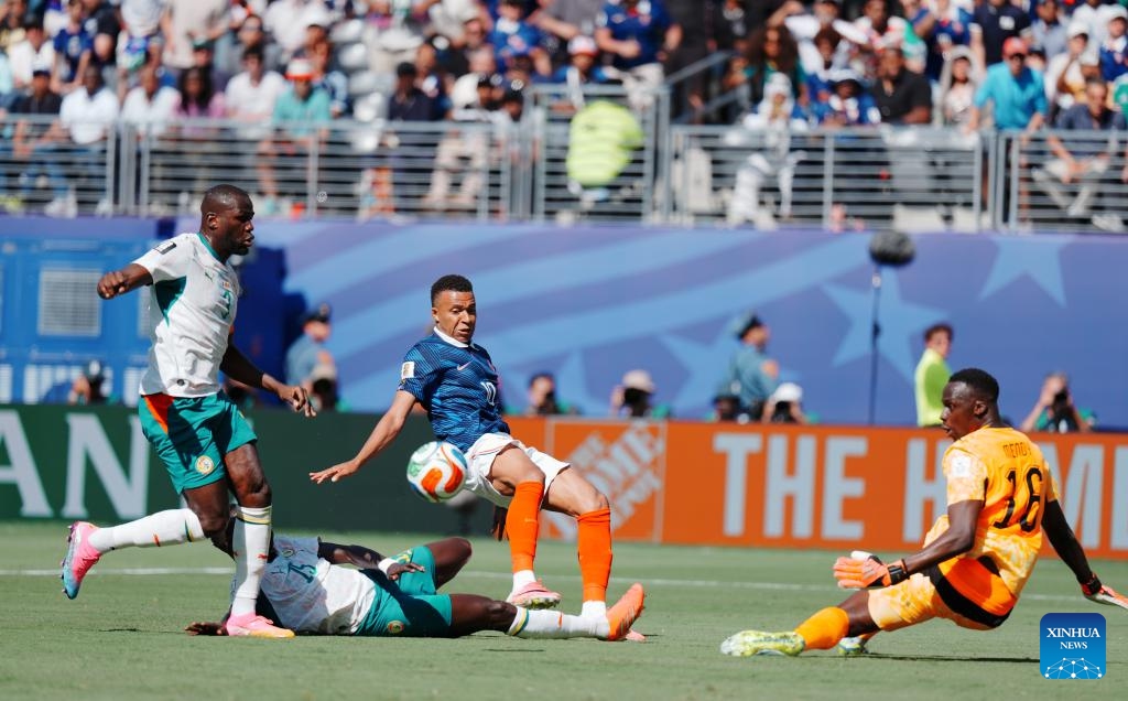 Kylian Mbappe (C) of France competes during the group I match between France and Senegal at the 2026 FIFA World Cup at New York New Jersey Stadium in New York, the United States, June 16, 2026. (Xinhua/Xu Chang)