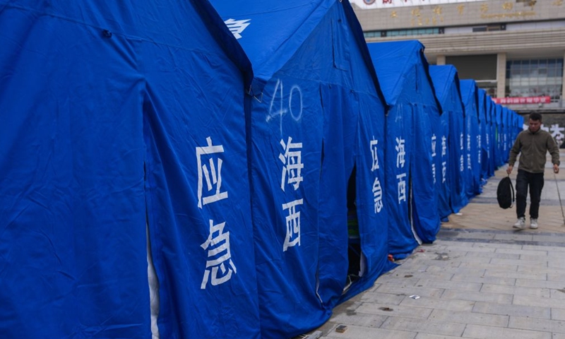 Five relocation sites have been set up in the urban area of Dachaidan with some 3,000 people adequately accommodated. Over 26,000 items of disaster relief supplies have also been delivered. (Xinhua/Du Xiaowei)