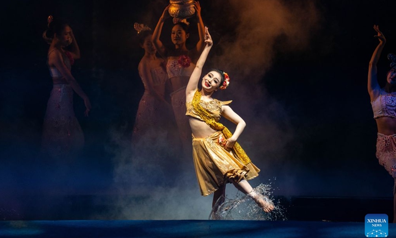 Actors perform during the Mountains Rivers Show in Lijiang, southwest China's Yunnan Province, June 17, 2026. Since its premiere in Lijiang in May 2002, the show has been a long-running hit in 24 years, staging over 21,000 times, and has drawn an audience of about 20 million . (Xinhua/Hu Chao)
