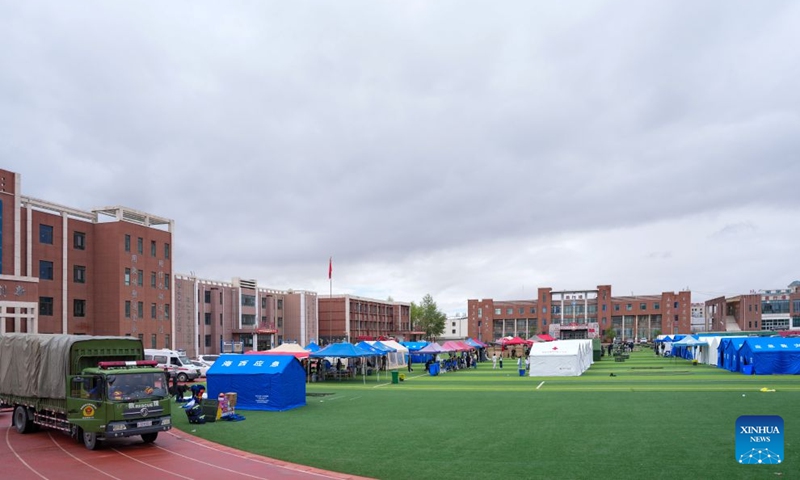 Five relocation sites have been set up in the urban area of Dachaidan with some 3,000 people adequately accommodated. Over 26,000 items of disaster relief supplies have also been delivered. (Xinhua/Du Xiaowei)