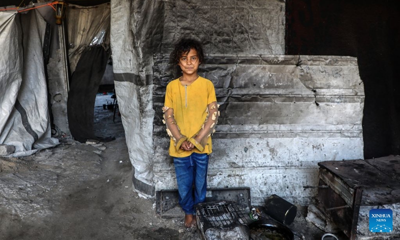 This photo taken on June 18, 2026 shows a girl from Beit Hanoun in the northern Gaza Strip, who is displaced and sheltering in a building in Gaza City. Commemorated annually on June 20, World Refugee Day honors and celebrates the strength and bravery of refugees, individuals forced to flee their homelands due to conflicts, persecution or human rights violations.

In the Middle East, where wars, conflicts and instability continue, a large number of people have been forced to flee their homes and embark on the path of displacement. Photo: Xinhua