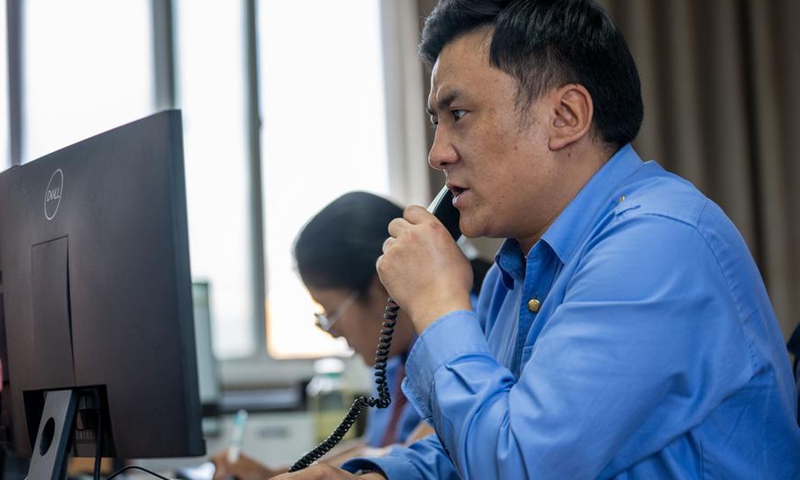 A staff member works at the control room of the freight yard of Lhasa West Railway Station in Lhasa, southwest China's Xizang Autonomous Region, on June 18, 2026. (Xinhua/Tenzing Nima Qadhup)
