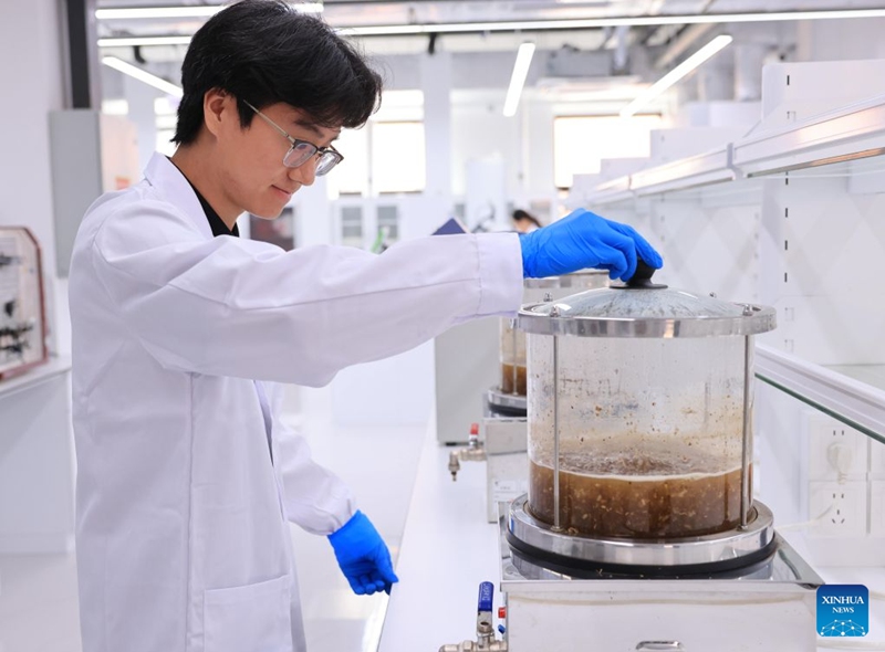 A staff member works at the National Modern TCM Innovation Center in north China's Tianjin, June 18, 2026. The National Modern TCM Innovation Center has been dedicated to improving the quality and efficiency of the traditional Chinese medicine (TCM) industry. It focuses on areas such as high-quality TCM material supply, modernized TCM production, intelligent transformation of equipment, and market-oriented application. Photo: Xinhua