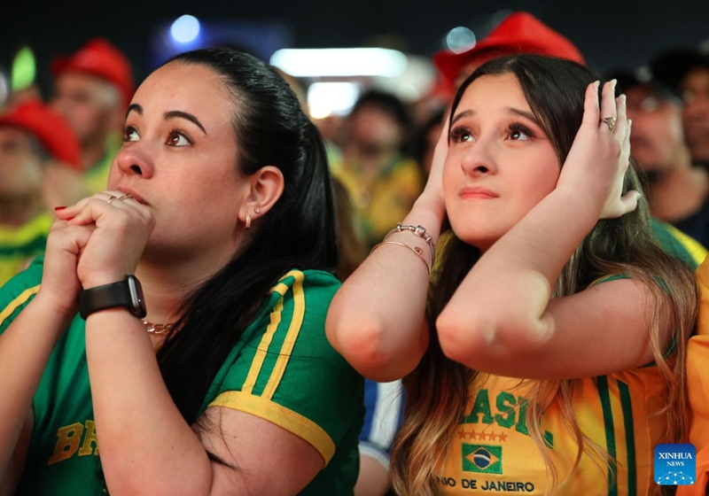 Brazilian football fans watch the live broadcast of the group C match between Brazil and Haiti at the 2026 FIFA World Cup at the Copacabana Beach in Rio de Janeiro, Brazil, on June 19, 2026. (Xinhua/Jin Haoyuan)