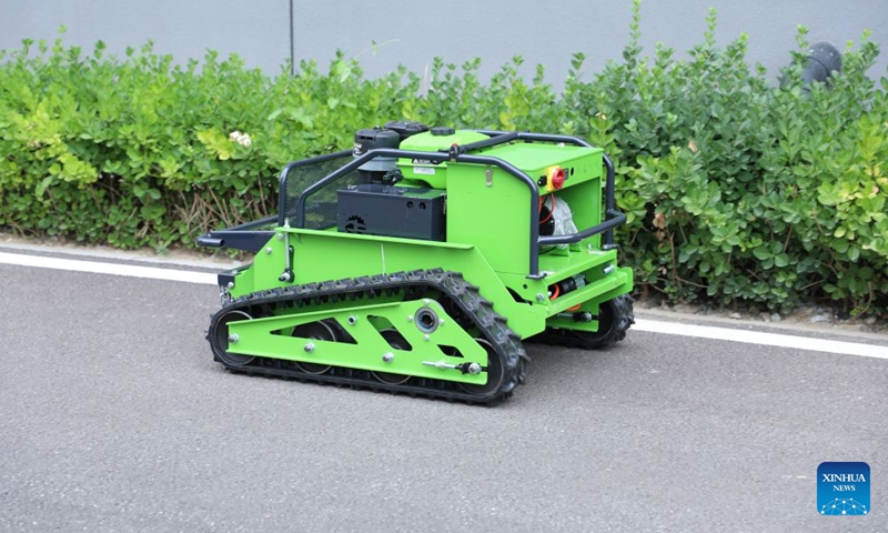 A smart plant-protection machine is being tested at Handan Science and Technology Innovation Industrial Park in Handan, north China's Hebei Province, on June 26, 2026.