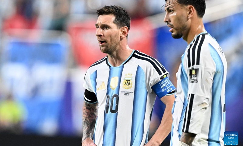 Lionel Messi (L) of Argentina prepares to take a corner kick during the quarter final match between Argentina and Switzerland at the 2026 FIFA World Cup at the Kansas City Stadium in Kansas City, the United States, July 11, 2026. (Xinhua/Xiao Yijiu)