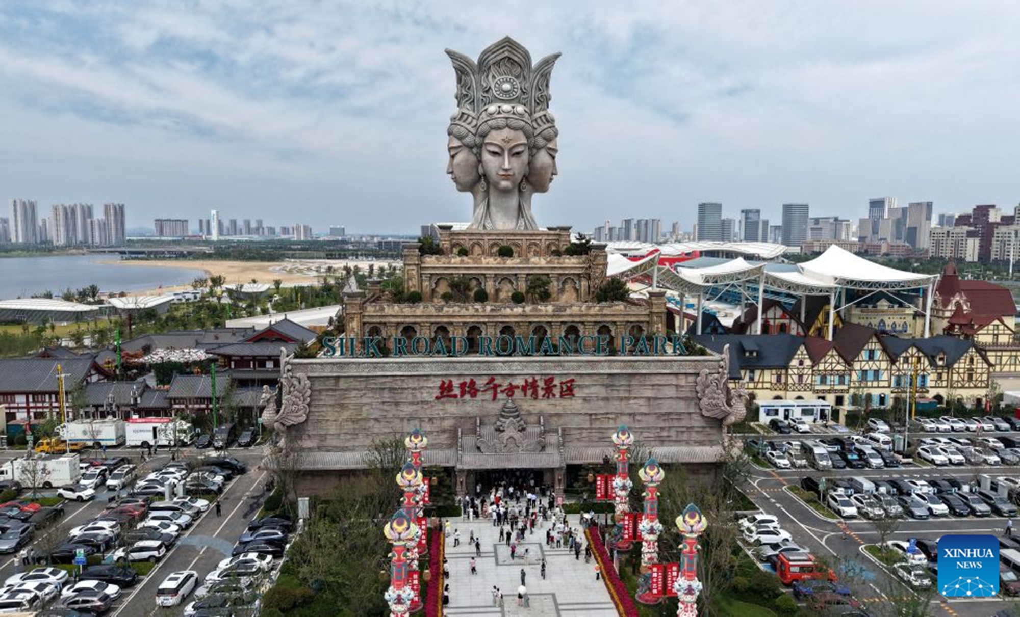 Tourists visit the Silk Road Romance Park in Qingdao, east China's Shandong Province, June 26, 2026. The scenic area opened to the public here on Friday. (Xinhua/Li Ziheng)


