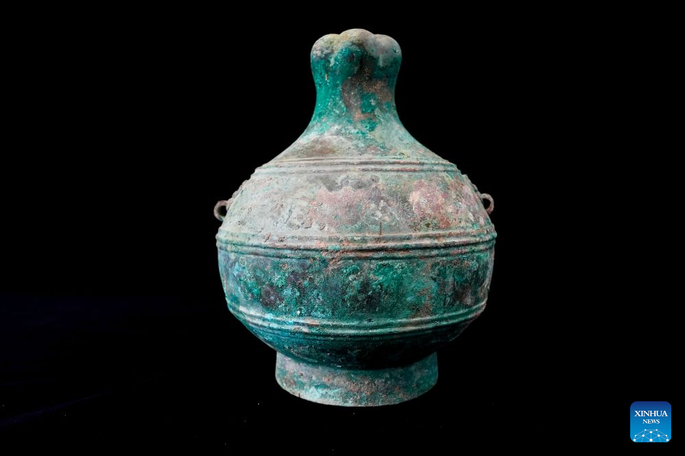This photo taken on Aug. 5, 2026 shows a bronze garlic-head-shaped pot in Guyuan, northwest China's Ningxia Hui Autonomous Region. (Xinhua/Yang Zhisen)