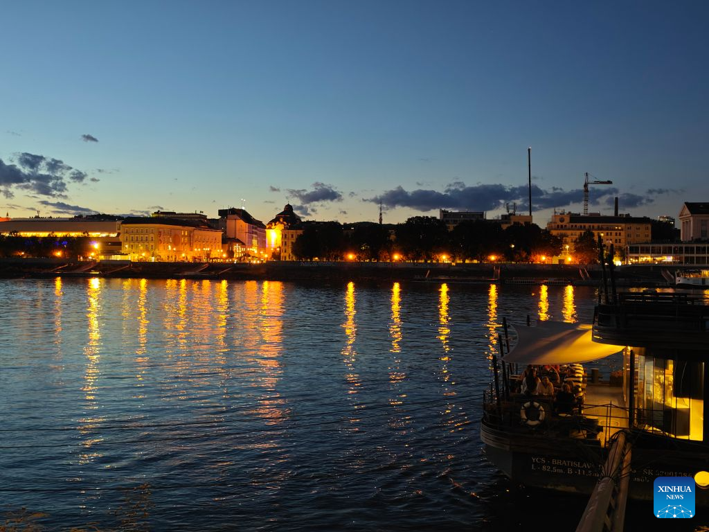 This photo taken on Sept. 5, 2026 shows a sunset view by the Danube river in Bratislava, capital of Slovakia. (Xinhua/Liu Haodong)