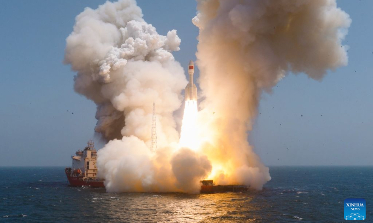 A Gravity-1 carrier rocket carrying nine satellites blasts off from waters off the coast of Shanghai, east China, July 22, 2026. The Taiyuan Satellite Launch Center launched the commercial rocket at 10:54 a.m. (Beijing Time), placing nine satellites into their designated orbits. (Xinhua)