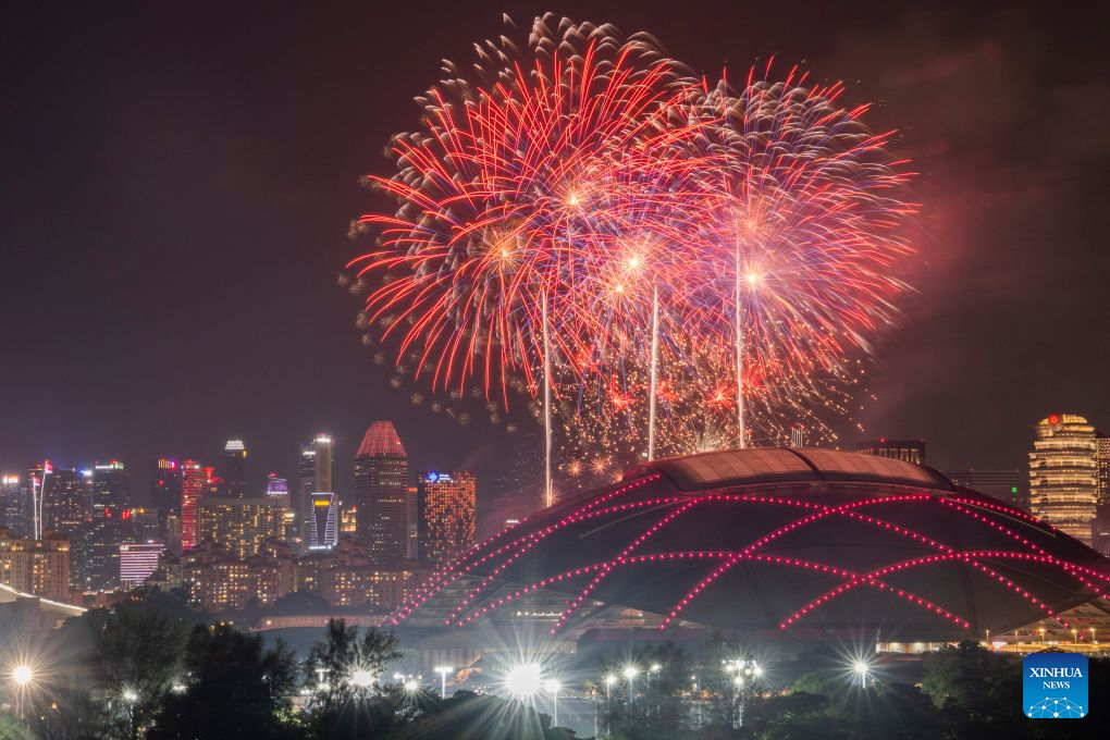 Fireworks light up the sky over Kallang Basin during the National Day celebrations in Singapore on Aug. 9, 2026.

Singapore celebrated the 61st anniversary of its independence on Sunday. (Xinhua/Then Chih Wey)
