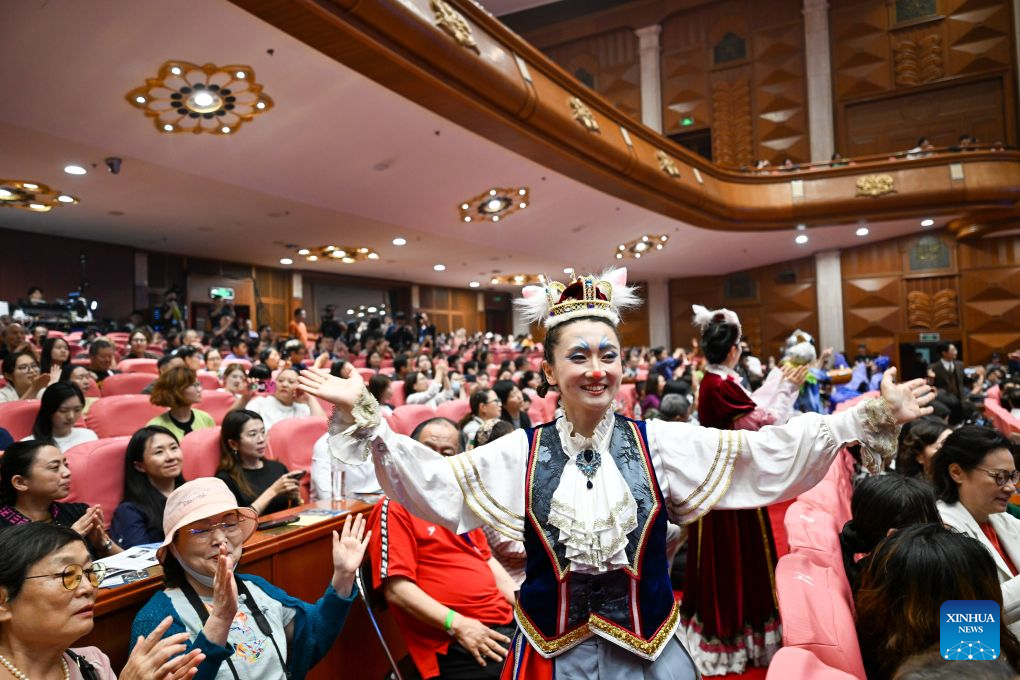 Artists interact with audience during the 2026 Tianjin Theatre Festival in Tianjin, north China, Sept. 20, 2026. The festival kicked off here on Sunday. A total of 99 plays and 421 performances will be staged during the event. (Xinhua/Sun Fanyue)