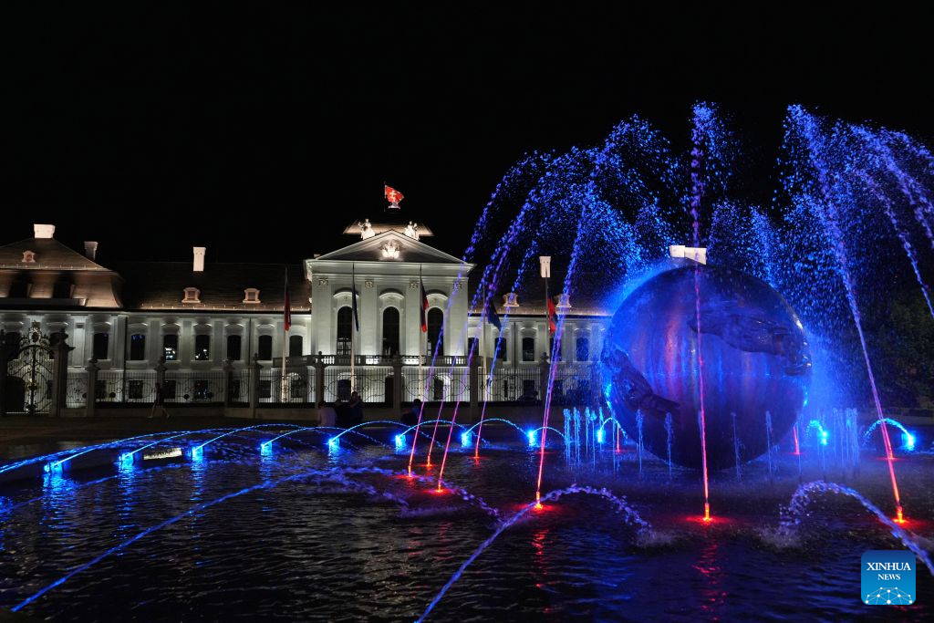 This photo taken on Sept. 3, 2026 shows the night view of the Presidential Palace in Bratislava, capital of Slovakia. (Xinhua/Liu Haodong)