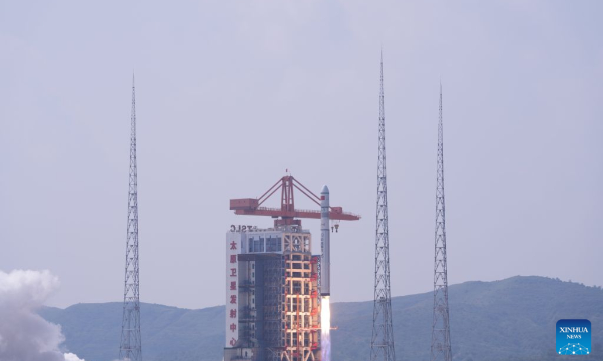 A Long March-6C carrier rocket, carrying seven satellites, blasts off from the Taiyuan Satellite Launch Center in north China's Shanxi Province, Aug. 25, 2026. The rocket blasted off at 11:21 a.m. (Beijing Time) and successfully sent the satellites into the planned orbit.

This launch marked the 665th flight mission of the Long March carrier rocket series, according to the launch center. (Photo by Wang Yapeng/Xinhua)