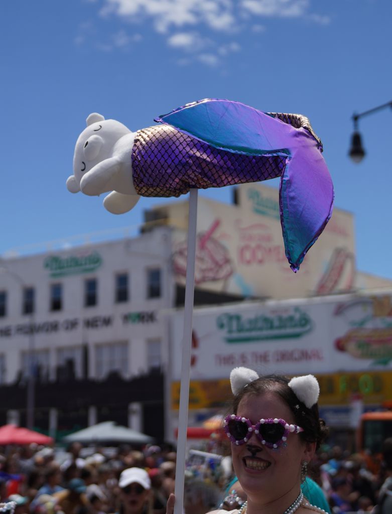 A woman participates in the 2026 Mermaid Parade on the Coney Island in New York, the United States, June 20, 2026. (Xinhua/Zhang Fengguo)