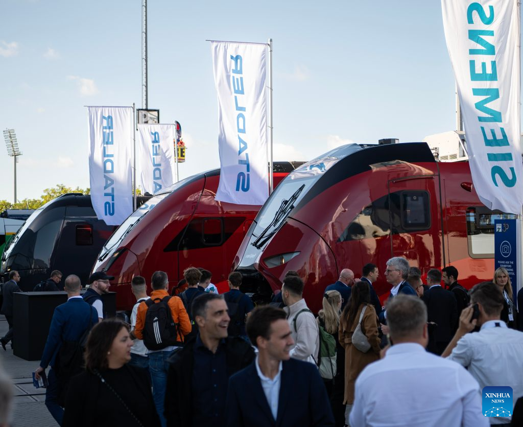 People visit the 2026 International Trade Fair for Transport Technology (InnoTrans 2026) in Berlin, Germany, Sept. 22, 2026. The fair kicked off here on Tuesday and will last until Sept. 25. (Xinhua/Zhang Haofu)