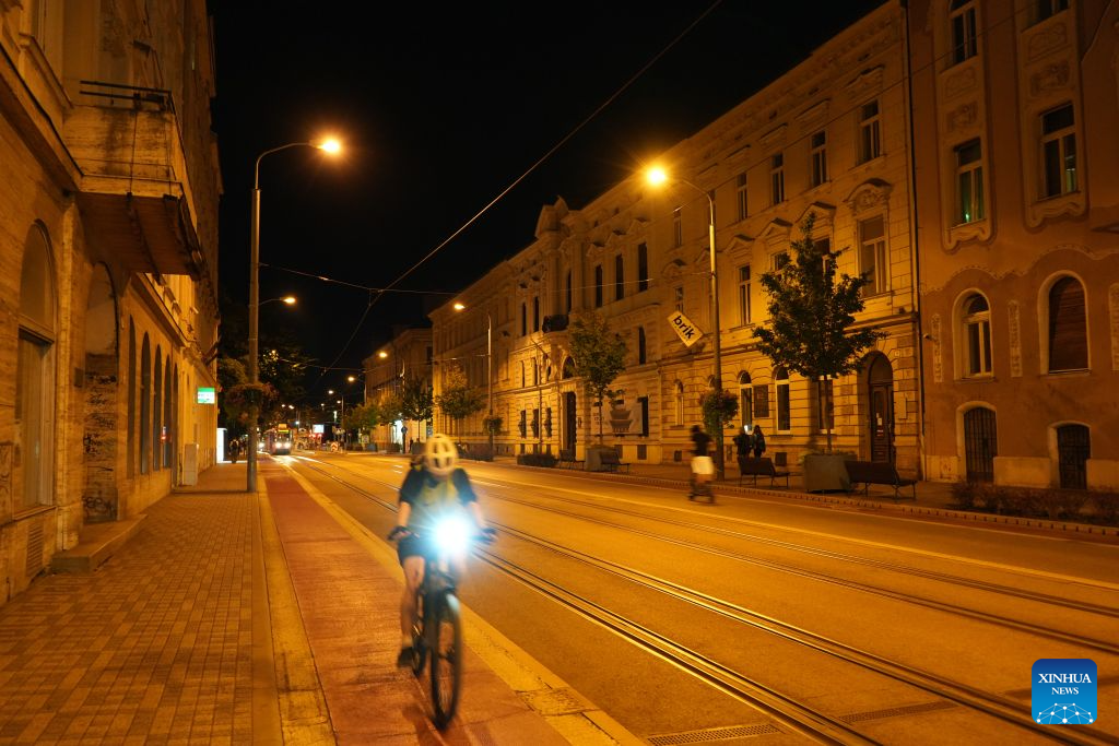 This photo taken on Sept. 3, 2026 shows a night view of a street in Bratislava, capital of Slovakia. (Xinhua/Liu Haodong)