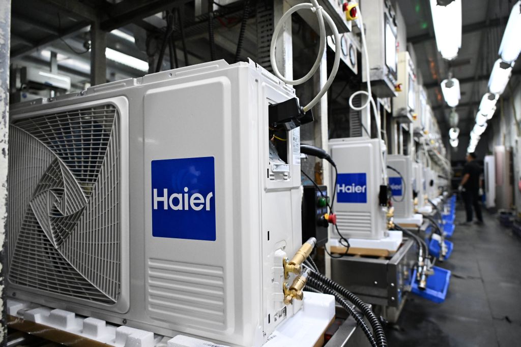 Air conditioners for European market undergo performance testing at a Haier factory in Jiaozhou, east China's Shandong Province, Aug. 4, 2026. As unprecedented heatwaves scorch Europe this summer, demand for affordable and energy-efficient air conditioners is rising.

As a globally renowned home appliance manufacturer, China's Haier has seen a surge in orders from Europe. The company has adjusted its production plans for the European market, stepping up the manufacturing of air conditioner orders to meet international market demand. (Xinhua/Li Ziheng)