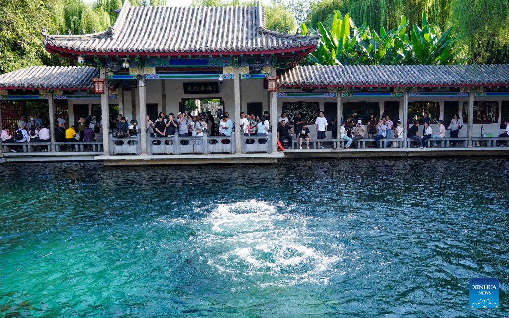 People visit the Baotu Spring in Jinan, east China's Shandong Province, Sept. 7, 2026. (Xinhua/Xu Suhui)