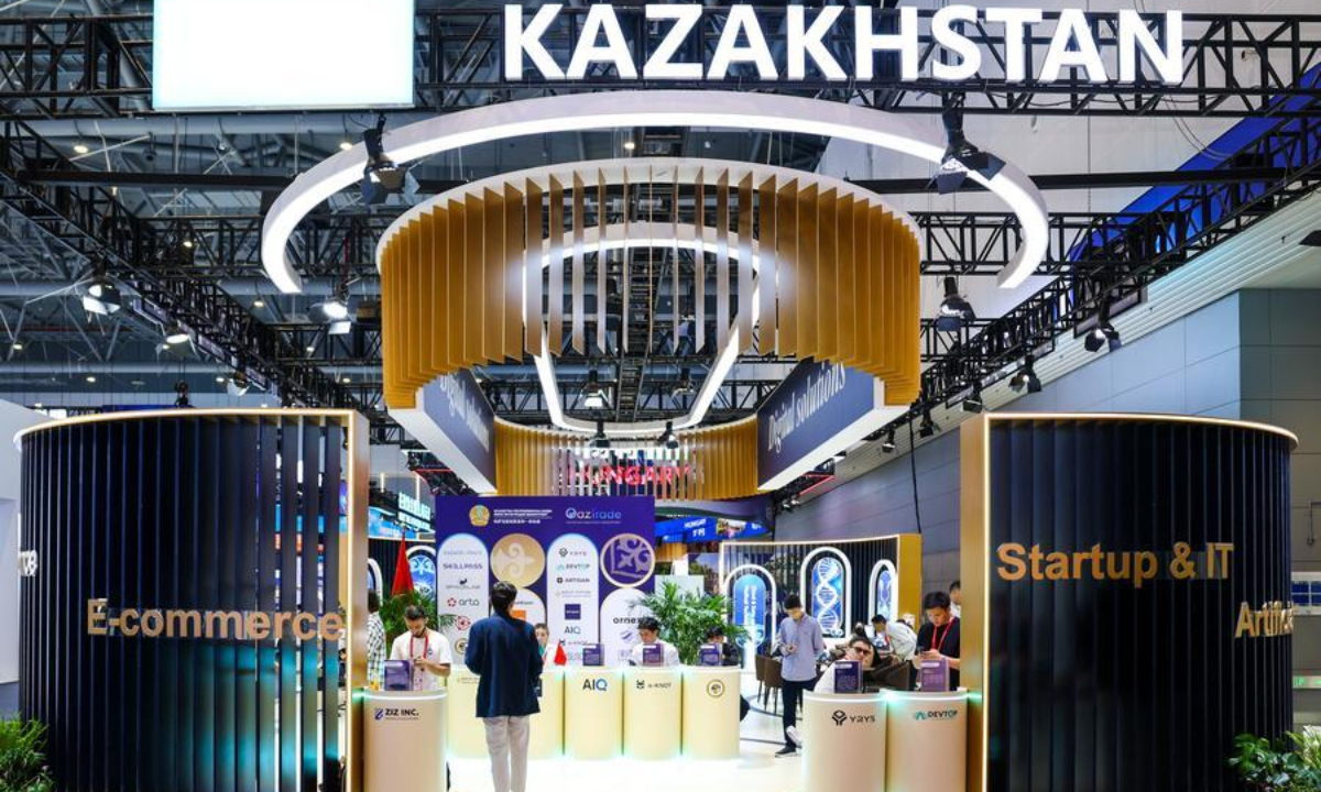 People visit the booth of Kazakhstan at the fifth Global Digital Trade Expo (GDTE) in Hangzhou, east China's Zhejiang Province, Sept. 24, 2026. (Xinhua/Jiang Han)