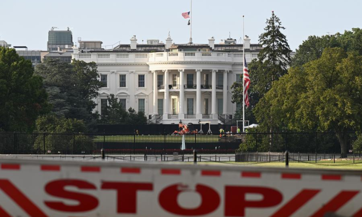 This photo taken on Aug. 28, 2026 shows the White House behind a barrier in Washington, D.C., the United States. (Xinhua/Li Rui)