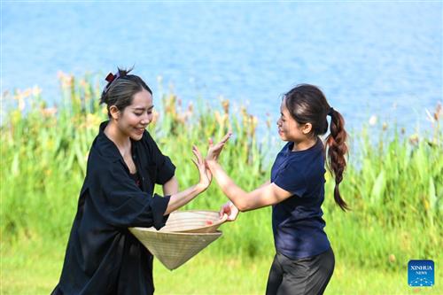 Choreographer bridges Chinese and Vietnamese cultures through dance