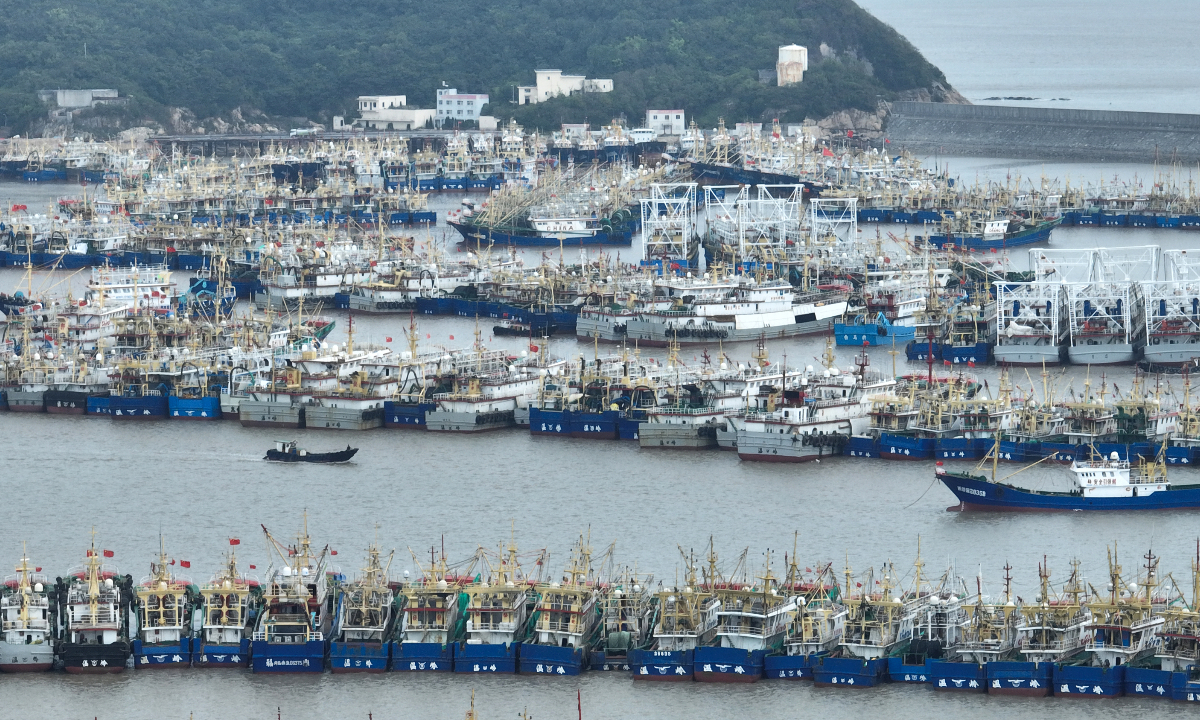 More than 1,000 fishing boats take shelter at Ruoshan Fishing Port in Wenling, East China’s Zhejiang Province, on August 5, 2026, as Typhoon Dolphin approaches. Photo: VCG