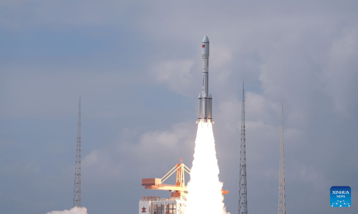 A modified Long March-6 carrier rocket carrying new communication technology test satellites blasts off from the Taiyuan Satellite Launch Center in north China's Shanxi Province, July 30, 2026. The satellites were launched at 9:00 a.m. (Beijing Time) and entered their planned orbits successfully.
They will be mainly used for services such as satellite communications, broadcasting and television, and data transmission, as well as to carry out related technology tests and verification.
This was the 660th flight mission of the Long March carrier rocket series. (Photo by Wang Yapeng/Xinhua)