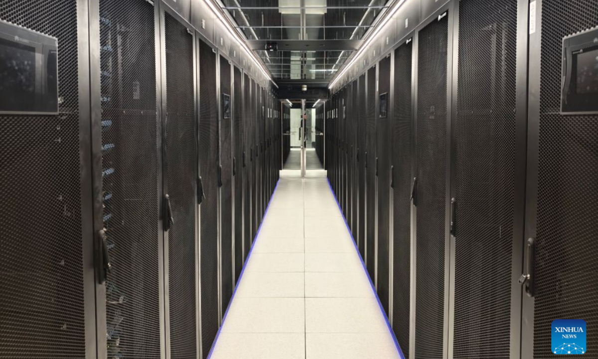 This photo shows devices at Lichuan AI Computing Center in Lichuan City, Enshi Tujia and Miao Autonomous Prefecture, central China's Hubei Province, March 11, 2025. (Xinhua/Zhang Yang)