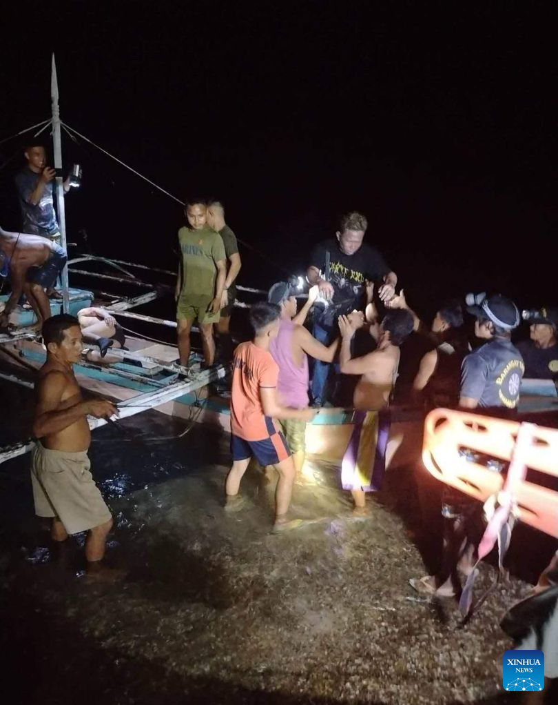 People participate in a rescue operation in Palawan Province of the Philippines, Sept. 9, 2026. (The Philippine Coast Guard/Handout via Xinhua)