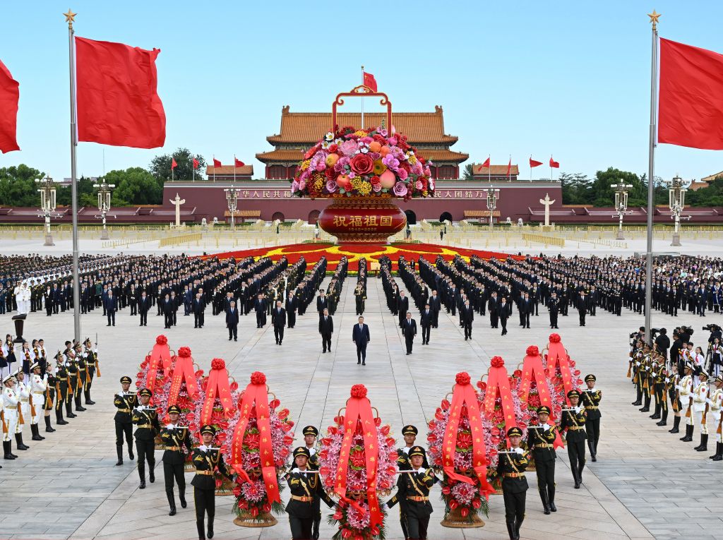 Chinese President Xi Jinping and other leaders of the Communist Party of China and the state including Li Qiang, Zhao Leji, Wang Huning, Cai Qi, Ding Xuexiang, Li Xi and Han Zheng attend a ceremony to present flower baskets to fallen national heroes at Tian'anmen Square in Beijing, capital of China, Sept. 30, 2026. The event was held to mark Martyrs' Day. Observed on Sept. 30, one day before National Day, the day commemorates those who gave their lives for national independence and prosperity. (Xinhua/Xie Huanchi)
