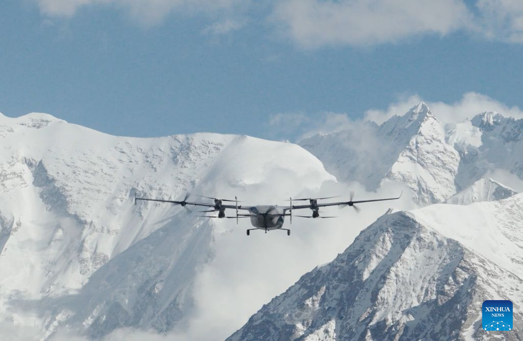 This photo shows DJI EV50, a latest vertical take-off and landing fixed-wing hybrid drone, working on the northern slope of Mount Qomolangma in southwest China's Xizang Autonomous Region, on May 21, 2026. A joint Chinese scientific expedition team has successfully measured vertical ozone distribution data from the ground up to an altitude of 8,861 meters above sea level in the Mount Qomolangma area. Using the latest vertical take-off and landing fixed-wing hybrid drone, the joint team from the Peking University (PKU) and Chinese Academy of Sciences also fully captured the entire process of downward ozone transport driven by glacier winds. These achievements have added a crucial piece of observational evidence to the study of high-concentration ozone and its changing trends over the Qinghai-Tibet Plateau in western China. (Xinhua)
