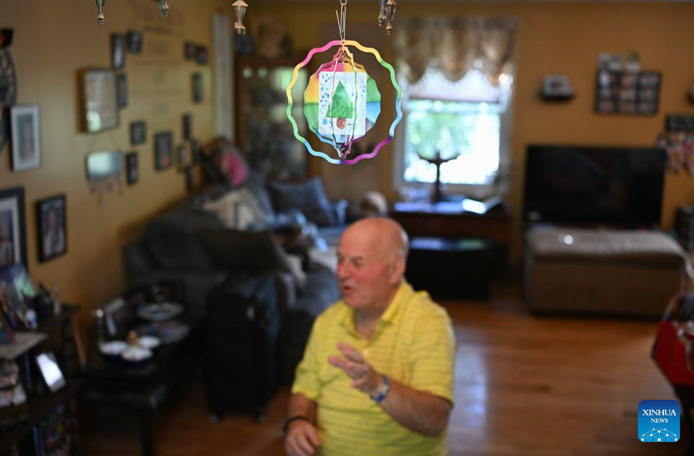 Ronald Sakolsky is interviewed by Xinhua at his home in Plum, a suburb east of Pittsburgh, Pennsylvania, the United States, on June 16, 2026. (Xinhua/Li Rui)