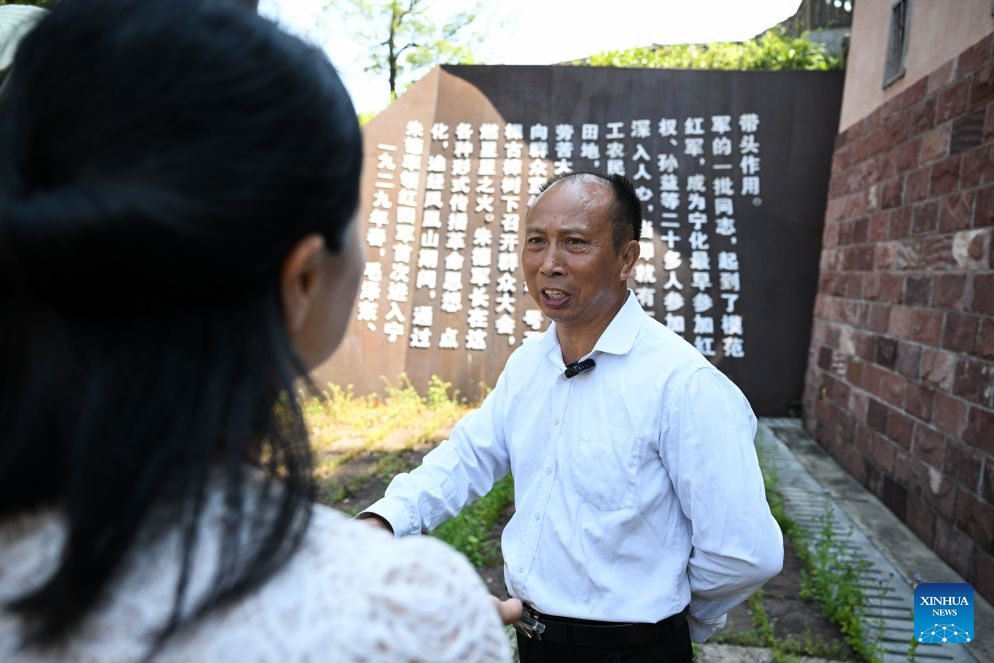 A descendant of the Red Army introduces revolutionary history in Fengshan Village of Huaitu Township in Ninghua County, southeast China's Fujian Province, Sept. 9, 2026. This year marks the 90th anniversary of the victory of the Long March by the Red Army under the leadership of the Communist Party of China (CPC). Ninghua is one of the starting points of the Long March by the Central Red Army. Huaitu in Ninghua has promoted the development of local tourism relying on its abundant red-themed tourism resources. (Xinhua/Zheng Huansong)